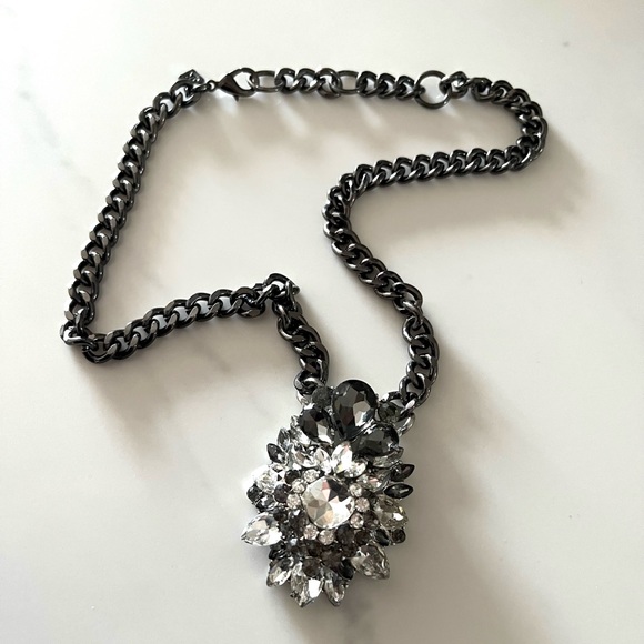 BANANA REPUBLIC•crystal chain link statement necklace EUC - Picture 1 of 4